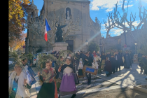 VILLAGE DE NOEL FOIRE DE L'HUILE D'OLIVE DE MOURIES